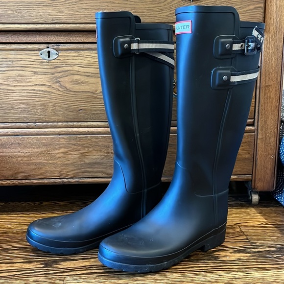 Matte Navy (Black?) Hunter Boots - Picture 2 of 5